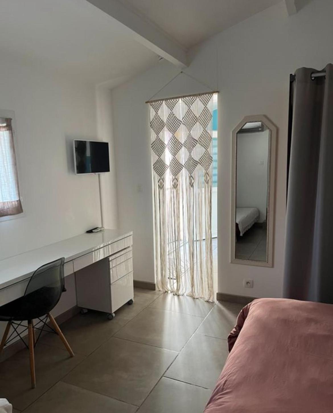 « La Parenthese » Gite En Camargue Arles Exterior photo
